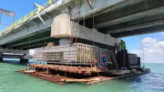 Supervisan reconstrucción y mantenimiento de los puentes Zacatal y de la Unidad en Carmen 