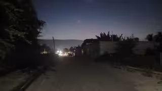 Calle permanece a oscuras en Escárcega.