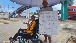 Padres piden apoyo con insumos para su hija con discapacidad