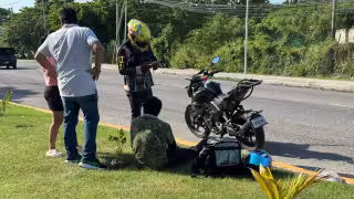 Un motociclista repartidor resultó lesionado en Ciudad del Carmen.