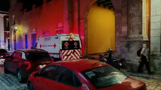 Una adolescente sufrió una herida en la barbilla tras caer en el Claustro, en el Centro de la ciudad