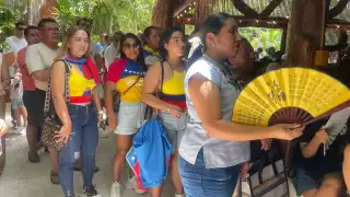 Venezolanos en Cancún oran por la libertad de su país