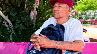 Adulto mayor de 75 años pide ayuda para vivir con dignidad en Ciudad del Carmen.