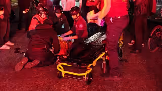 El motociclista sufrió lesiones de gravedad tras el impacto.