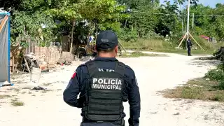 Un presunto elemento de la policía municipal fue levantado junto con un civil por un grupo armado