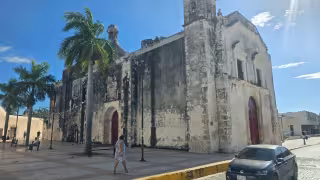 La iglesia de San Juan de Dios y la Catedral del Centro Histórico de Campeche serán restauradas tras el impacto de rayos.