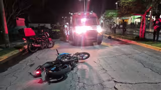 Dos jóvenes de aproximadamente 25 años resultaron gravemente lesionados en Ciudad del Carmen.