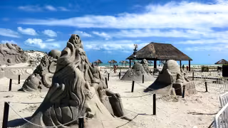 Esculturas de arena resisten vandalismo y clima en Ciudad del Carmen