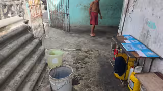 Agua se desperdicia mientras vecinos denuncian desabasto en Campeche