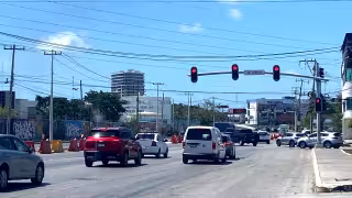 Críticas ciudadanas por cierre de accesos en avenida Huayacán