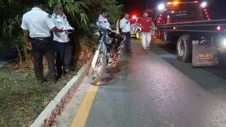 Comerciante Sufre Fractura en Accidente de Motocicleta