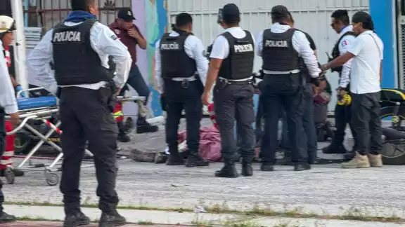 Trabajador se reporta grave tras descarga eléctrica y caer 10 metros de altura Trabajador se reporta grave tras descarga eléctrica y caer 10 metros de altura