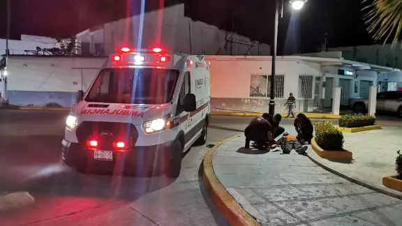 Hombre en aparente estado de ebriedad causa percance en la Belisario Hombre en aparente estado de ebriedad causa percance en la Belisario