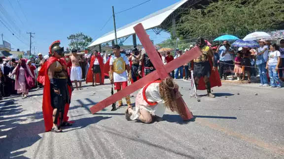 Municipios de Campeche conmemoraron el Viernes Santo con representaciones del viacrucis viviente Municipios de Campeche conmemoraron el Viernes Santo con representaciones del viacrucis viviente