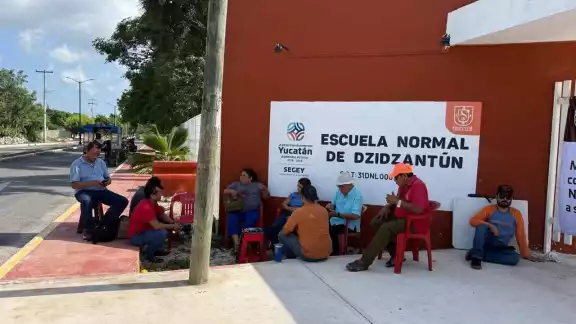 Docentes y administrativos de la Normal se quejan de hostigamiento e imponerles tareas impropias Docentes y administrativos de la Normal se quejan de hostigamiento e imponerles tareas impropias
