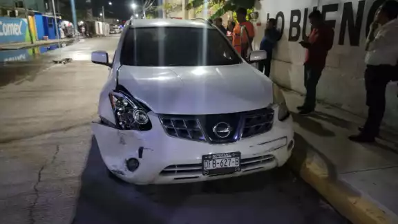 Una conductora en Campeche provocó un accidente múltiple. Una conductora en Campeche provocó un accidente múltiple.