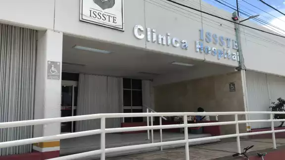 El Instituto de Seguridad y Servicios Sociales de los Trabajadores del Estado (ISSSTE) de Chetumal lleva los últimos tres días sin luz. El Instituto de Seguridad y Servicios Sociales de los Trabajadores del Estado (ISSSTE) de Chetumal lleva los últimos tres días sin luz.