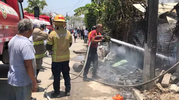 Entre los siniestros que han atendido a lo largo del año son incendios en casa habitación, incendio de comercio Entre los siniestros que han atendido a lo largo del año son incendios en casa habitación, incendio de comercio