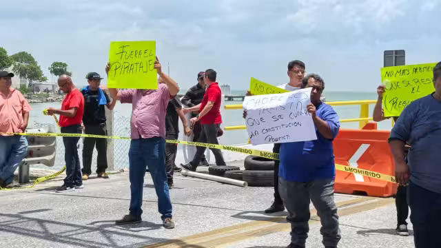 Taxistas en Ciudad del Carmen acusan a la ARTEC de solapar el pirataje del transporte