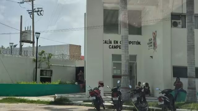 R.D.M., conocido como “El Caballo” y policía municipal en Champotón, está prófugo tras asesinar a su cuñado el domingo en Vicente Guerrero.