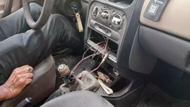 Roban estéreo de un Chevi en Campeche; testigos no denuncian, víctima tampoco