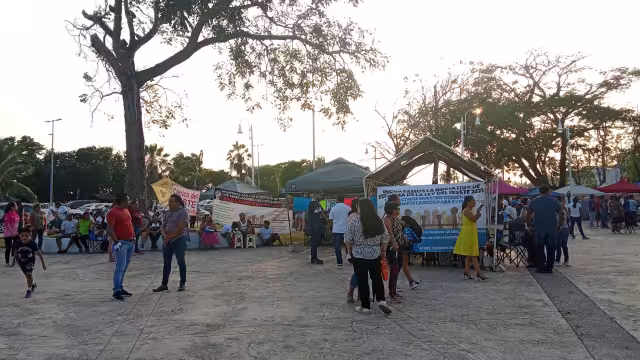 Trabajadores de la salud siguen manifestando su inconformidad ante la reforma.