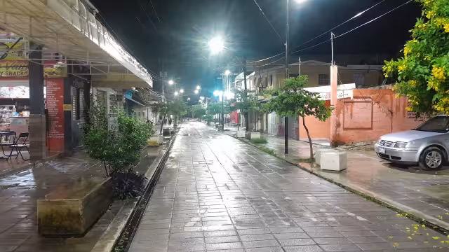 Escárcega ha visto lluvias moderadas desde la tarde.