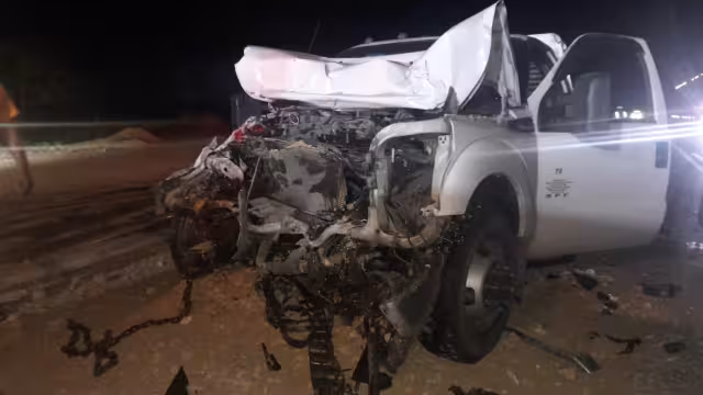 El conductor no se percató que había estacionado sobre la vía federal