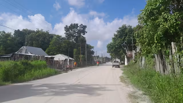 Vecinos de la colonia 10 de Mayo reportaron detonaciones de arma de fuego en la madrugada del miércoles.
