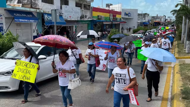 Docentes pronuncian sus inconformidades nuevamente.