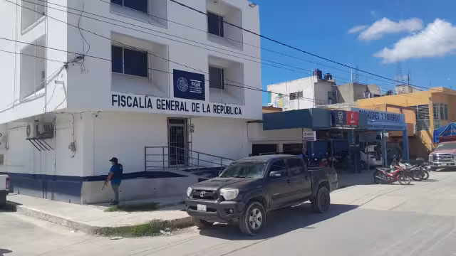 Fiscalía de Campeche detiene a dos hombres, asegura presuntas drogas y armas