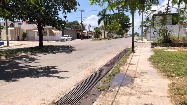 Vecinos de Pacto Obrero hartos de las inundaciones