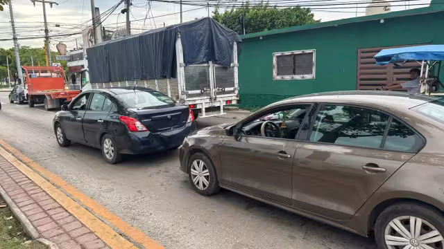 Tránsito Municipal atiende choque que paralizó el tráfico en Campeche