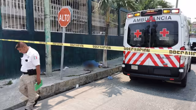 Vecinos tuvieron que llamar a la Cruz Roja, ya que no respondía a su llamado