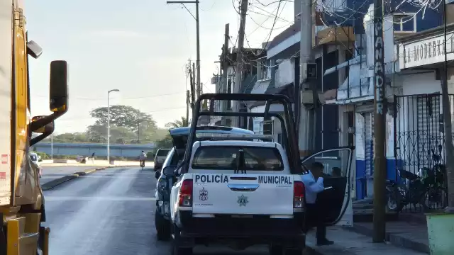 Tienda de pesca en el malecón de Champotón fue robada durante la madrugada.