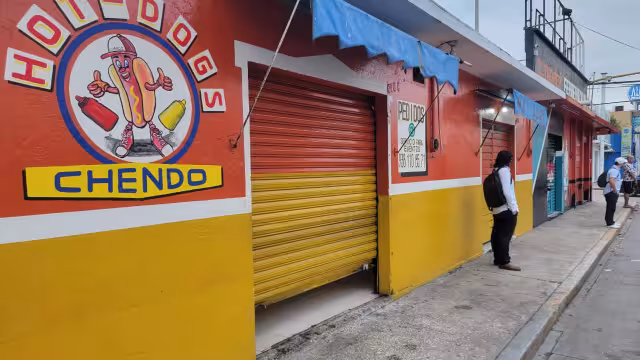 Roban durante la madrugada en hot dogs Chendo.