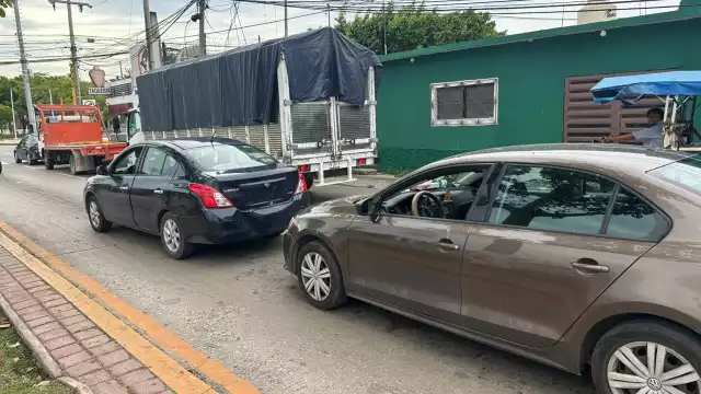 Tránsito Municipal atiende choque que paralizó el tráfico en Campeche