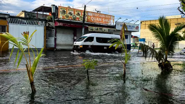 Basura y encharcamientos agravan la situación durante la mayor precipitación del año