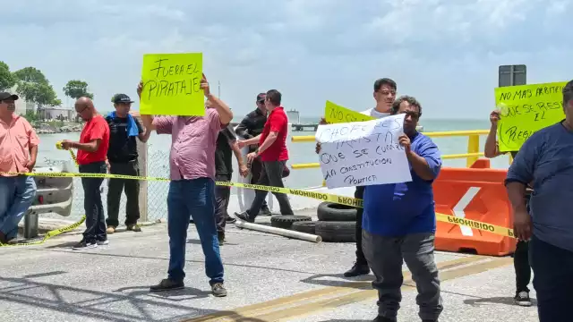 Taxistas en Ciudad del Carmen acusan a la ARTEC de solapar el pirataje del transporte