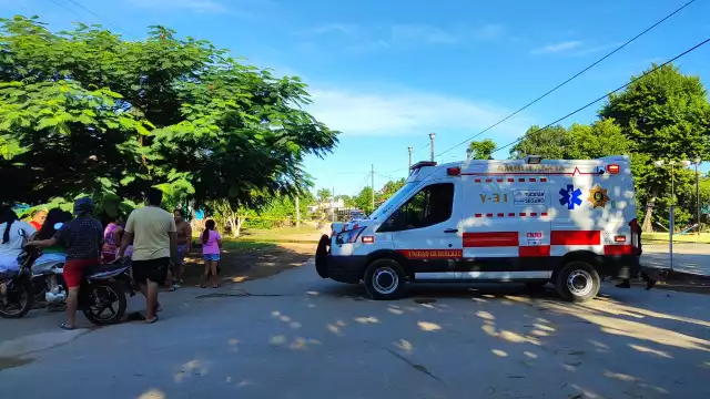 El motociclista murió tras impactar contra un árbol