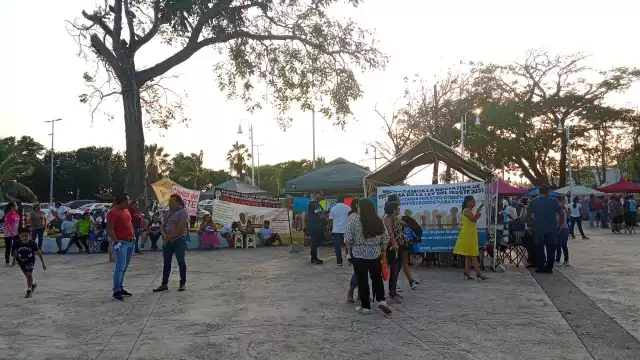 Trabajadores de la salud siguen manifestando su inconformidad ante la reforma.