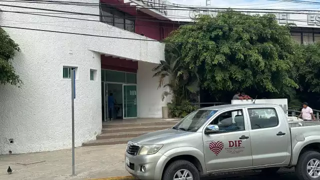 Alerta en terminal de combis evita posible rapto de menor