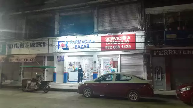 Un hombre aprovechó un descuido en una farmacia para robar una botella de agua
