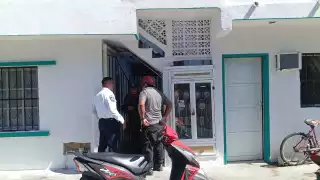 Hombre halla a su pareja colgada de un hamaquero en Isla Mujeres