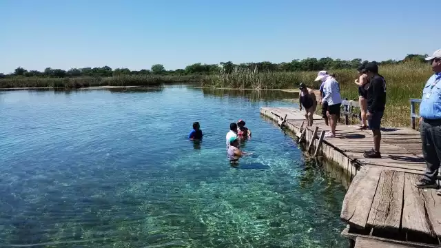 La aerolínea ofrece información a los turistas sobre cómo llegar a este lugar, distante a 42 kilómetros de la cabecera municipal.