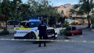 Hallan a hombre sin vida y sobre un charco de sangre en Villas Otoch Paraíso, Cancún