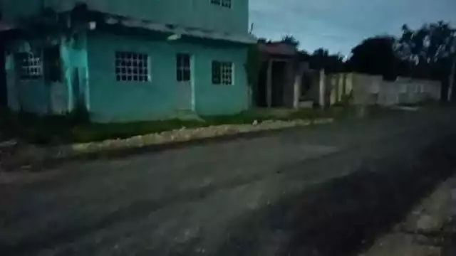 Vecinos de la colonia Ricardo Flores Magón pasaron la noche y madrugada sin energía eléctrica.