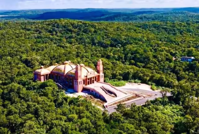 El Monasterio de Uayamón se ha convertido en un faro de esperanza