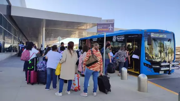 La ruta Va y Ven cobra 40 pesos comparada a los casi 400 de los taxis La ruta Va y Ven cobra 40 pesos comparada a los casi 400 de los taxis