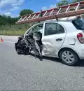 Accidente en carretera Escárcega-Champotón deja cuantiosos daños y auto abandonado